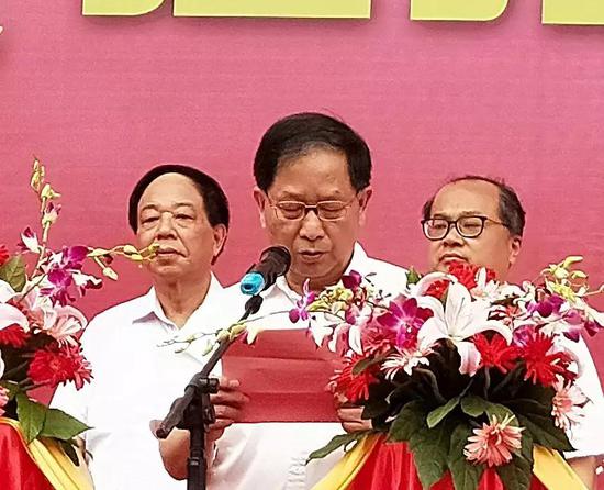 江蘇(sū)省自行(háng)車電動(dong)車協會(hui)理事長(zhang)陸金龍(long)先生