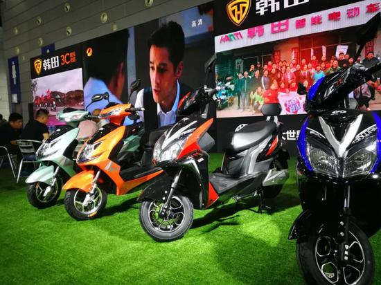 韓(han)田的産(chǎn)品男神(shen)女神很(hěn)配！