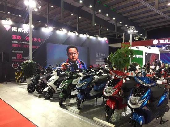 魔帝卡(kǎ)用科技(ji)革命改(gai)變未來(lái)！